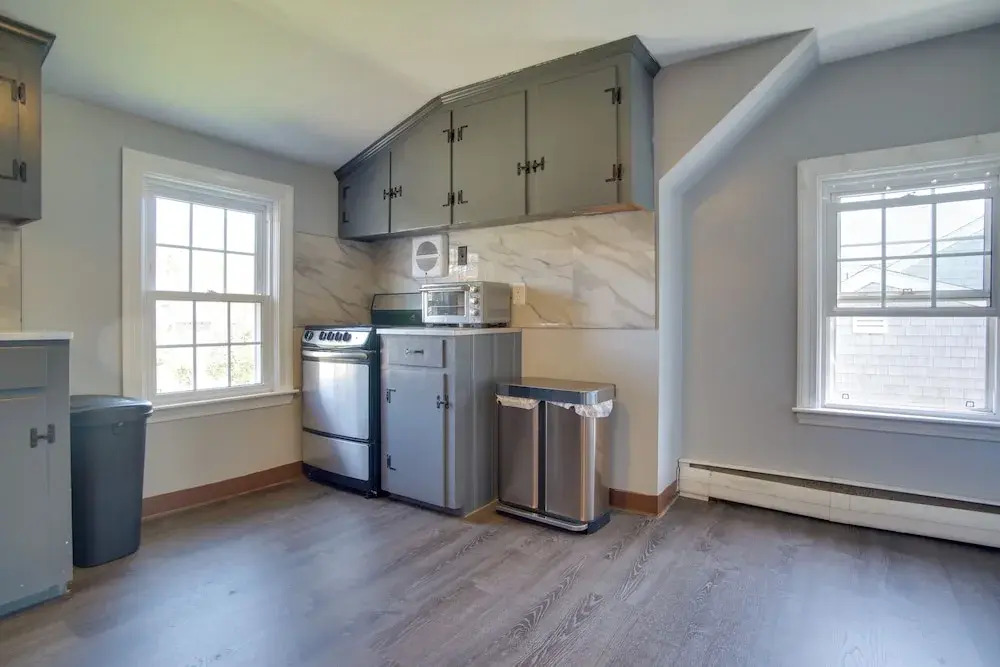 Romantic Cape Cod Beach Retreat 1 Mi to the Ocean