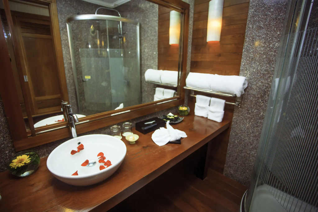 Green Plaza Hotel