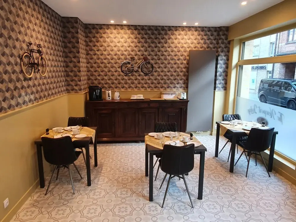 The Newport Lodge included 3h PRIVATE indoor welnes & use e-bikes