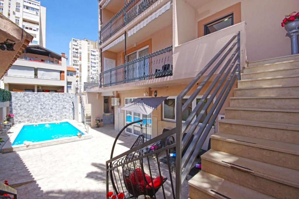 Villa Naomi