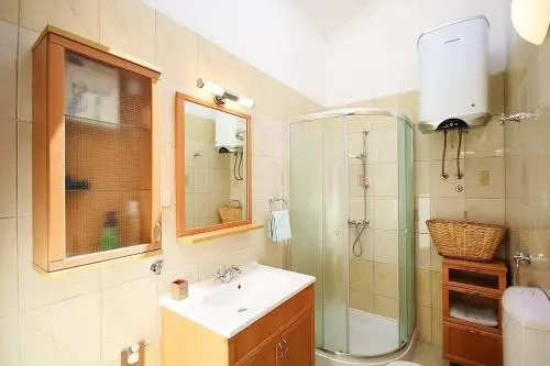 Apartments Pifar