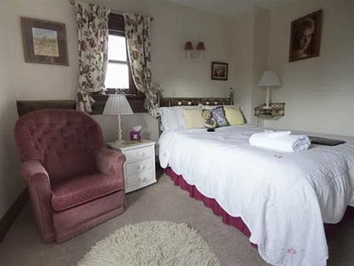 Crosshill House