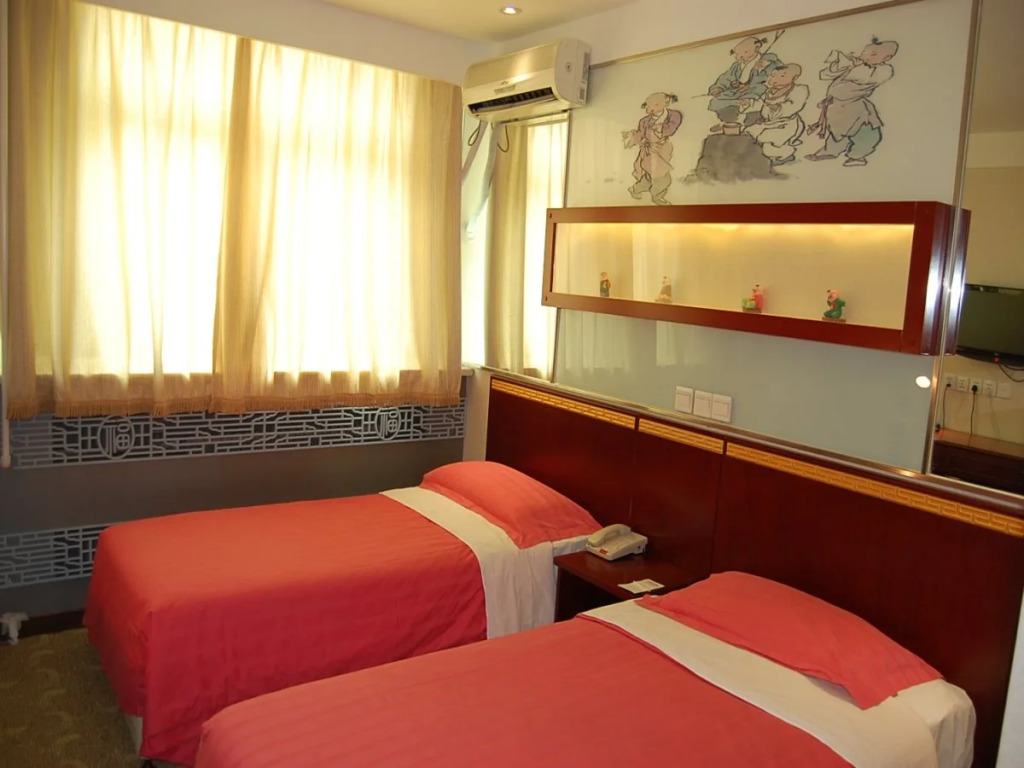 Huguosi Hotel