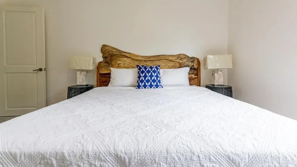 Modern Home and Guesthouse in a Peaceful Gated Community with a Private Swimming Pool