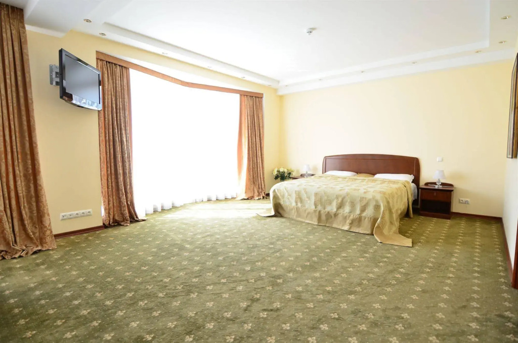 Platinum Hotel