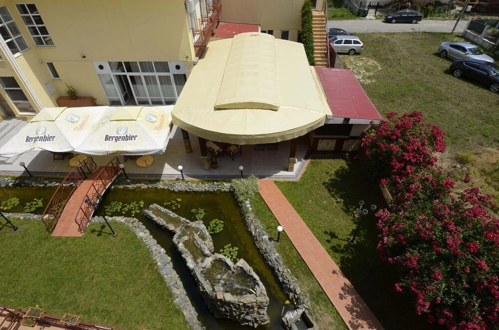 Intim Hotel