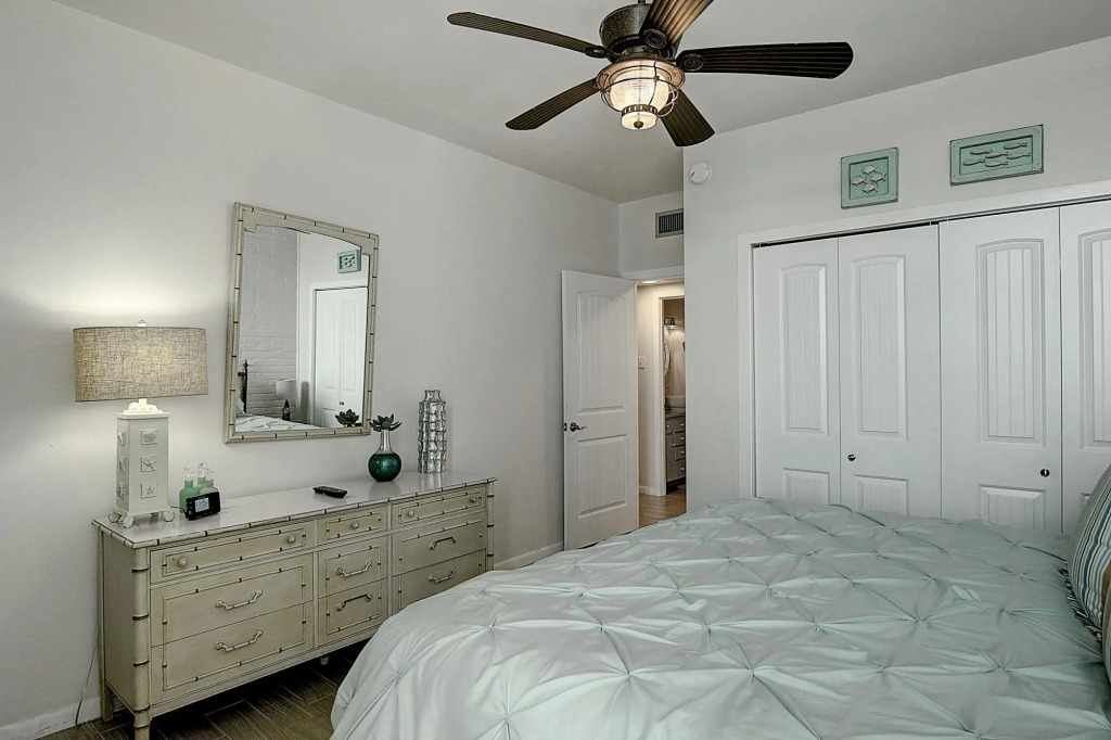 Channelview 205