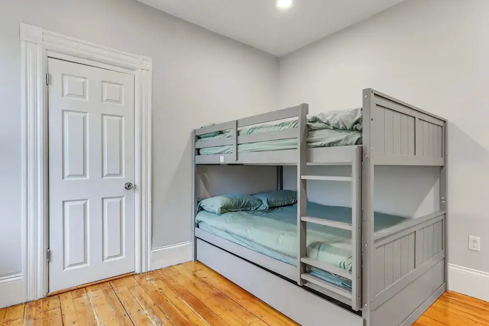 1 Mi to Dtwn: Pet-friendly Providence Apt w/ Yard