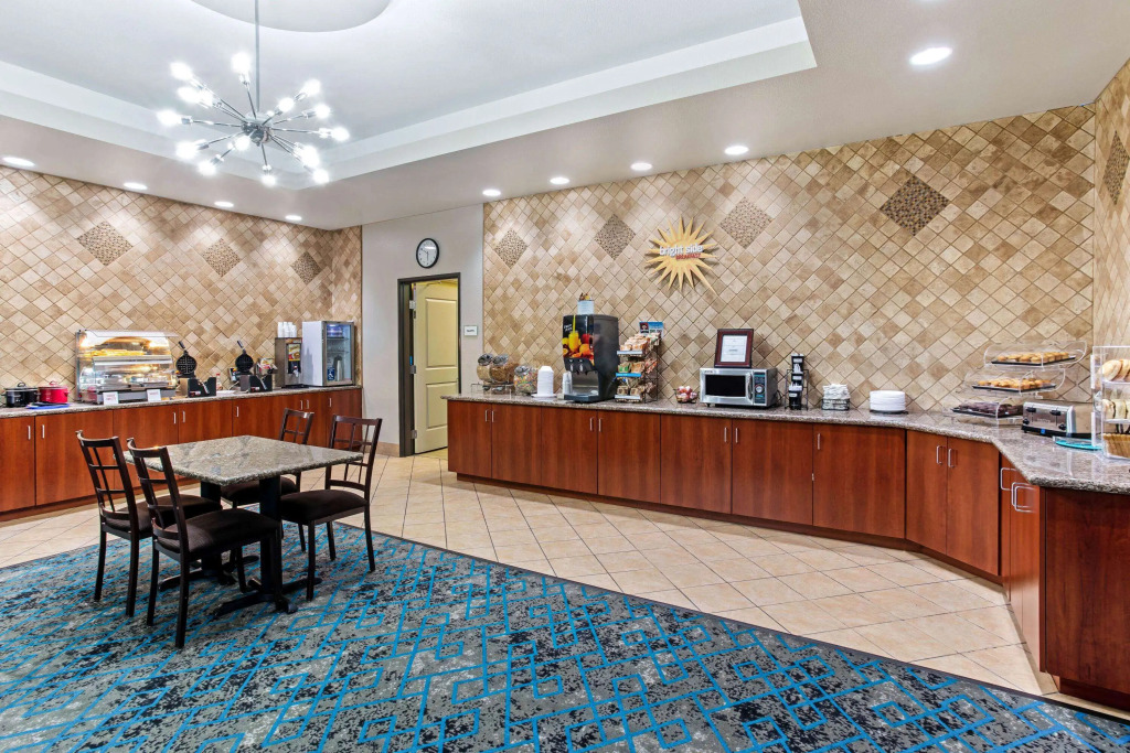 La Quinta by Wyndham Denver Gateway Park