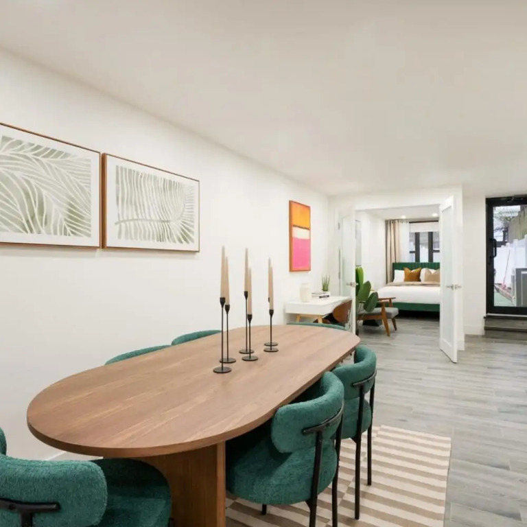 317-1d New 2BR Duplex W D Private Backyard