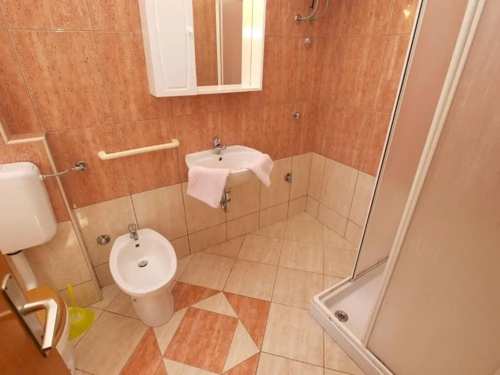 Cozy Apartment in Peroj With Terrace