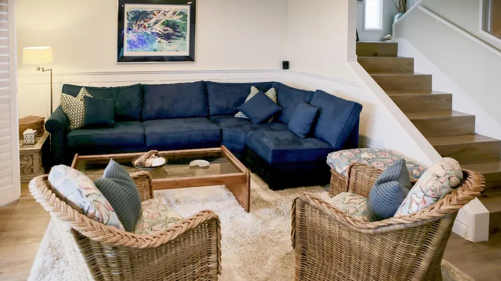 Blue Lagoon Condo - 2 Br condo by RedAwning