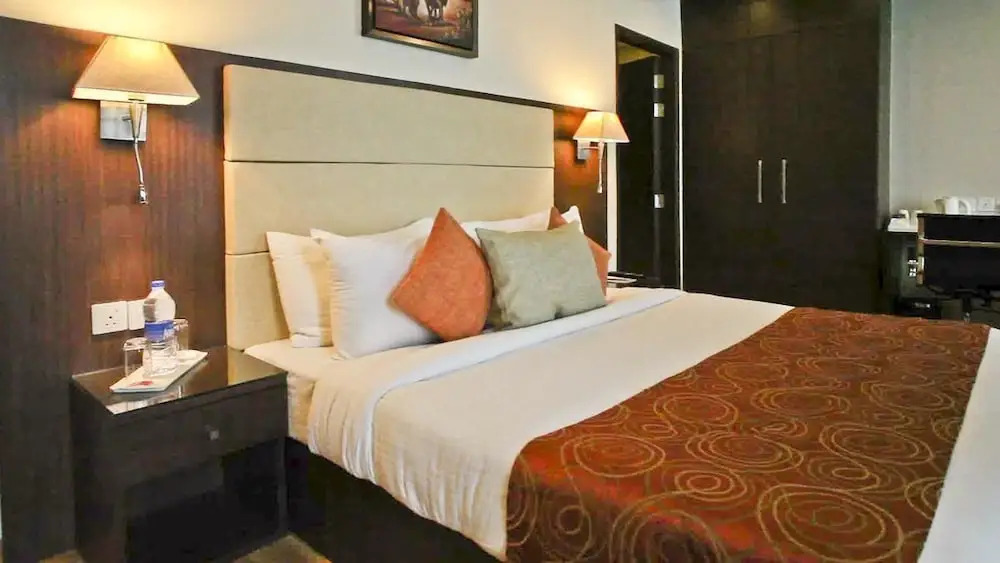 Hotel DS Clarks Inn Gurgaon