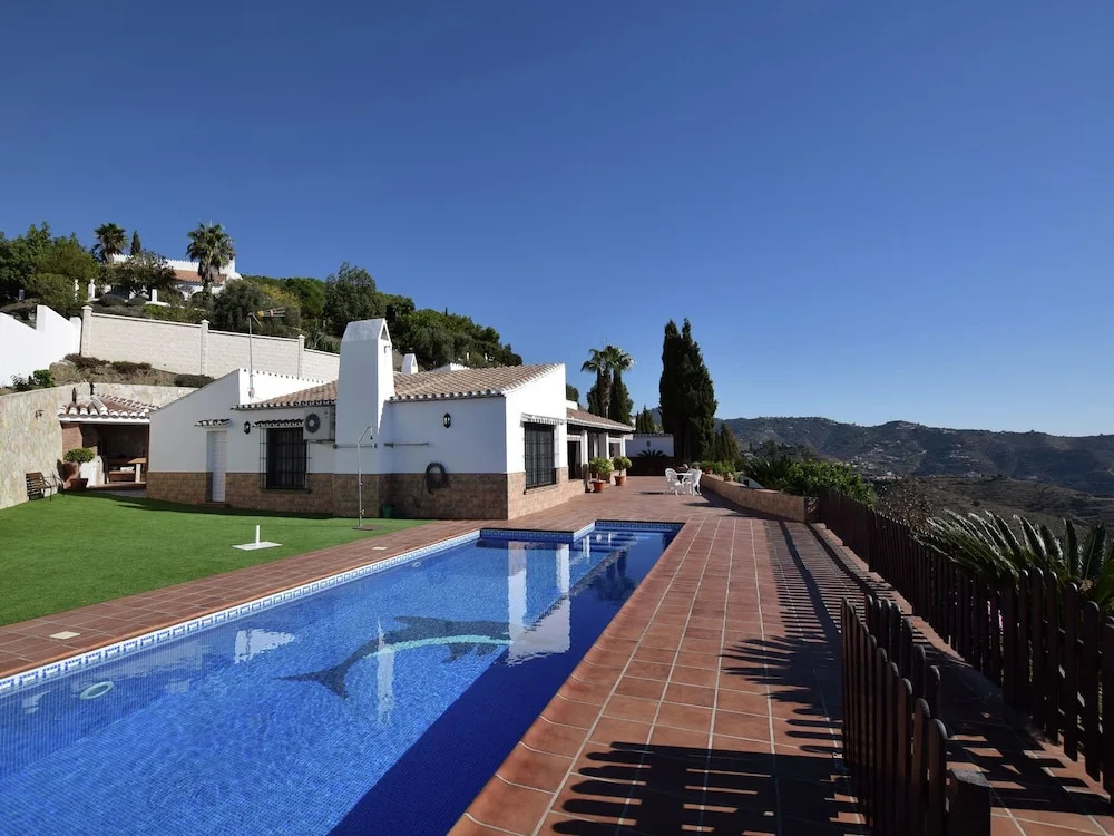 Tasteful and Modern Villa With Private Swimming Pool