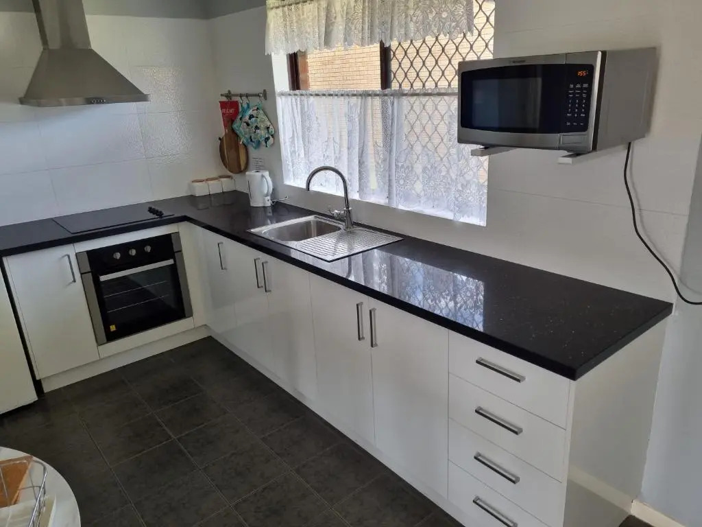 Unit 16, 2 Casuarina Crescent, Ocean Beach Chalets
