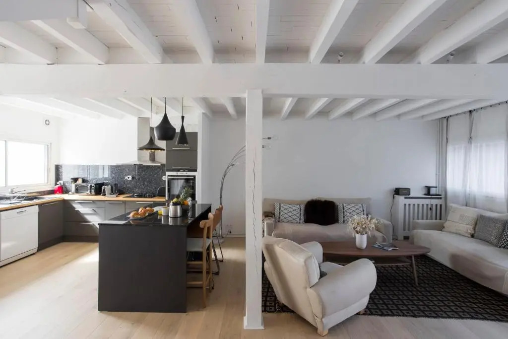 Calypso, Beautiful City House in Quiet Area, Close To Center.