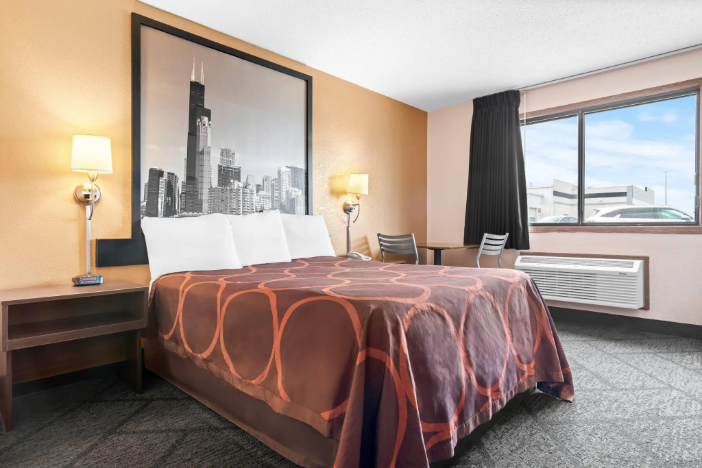 Super 8 by Wyndham Bourbonnais/Kankakee Area