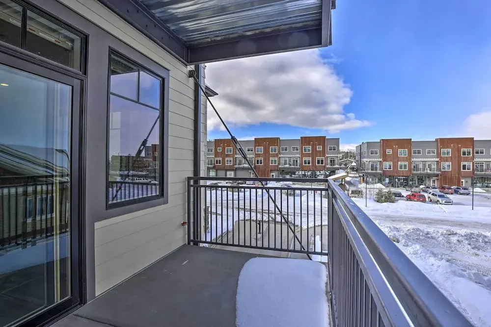 Newly Built Ski Condo w/ Hot Tub & Shuttle Access!