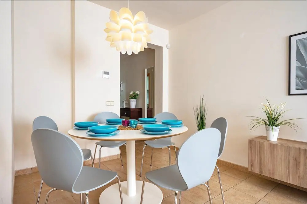 Large Terrace Apartment and near the Pool Ref 38