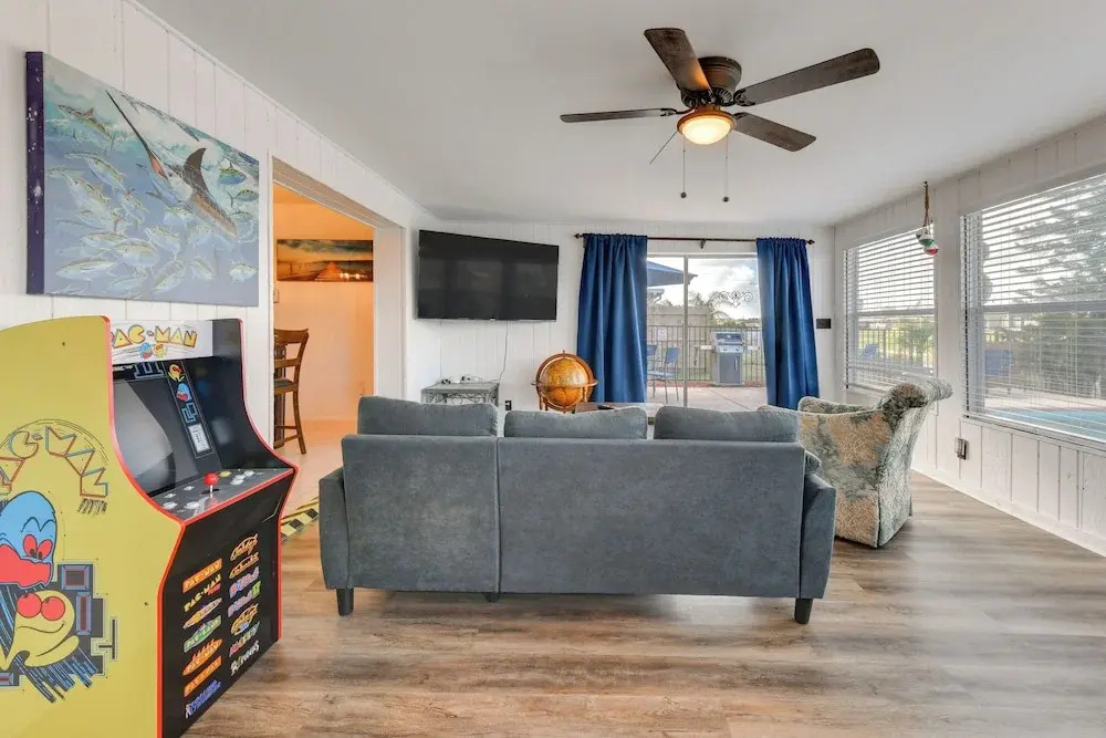 Family Friendly! Games! Waterfront North Port Home