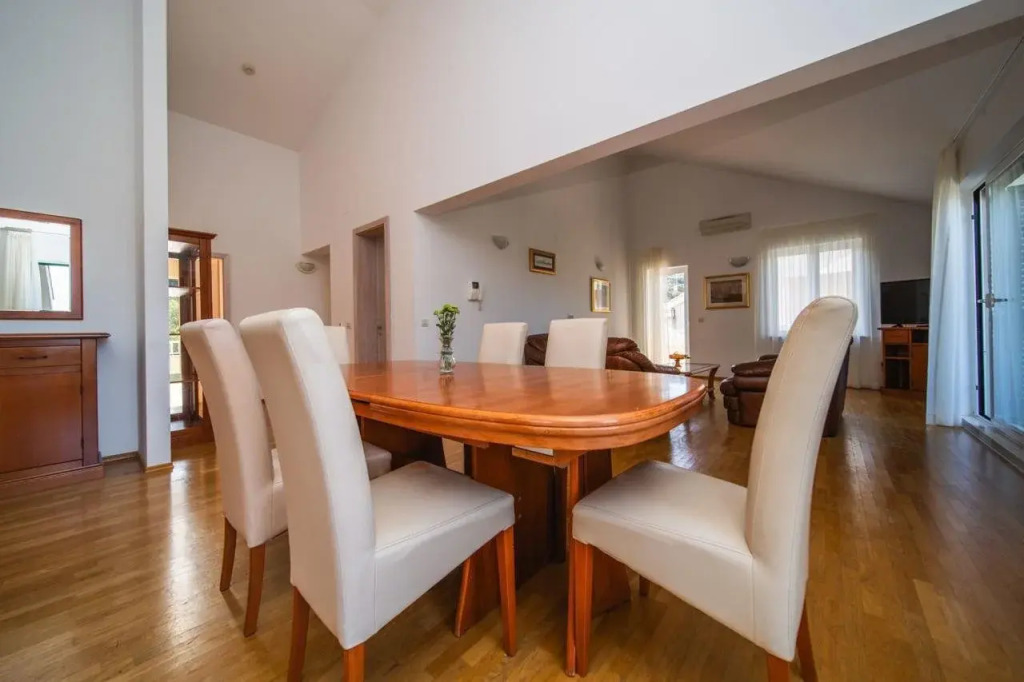 Pervanovo Apartments with Free Parking