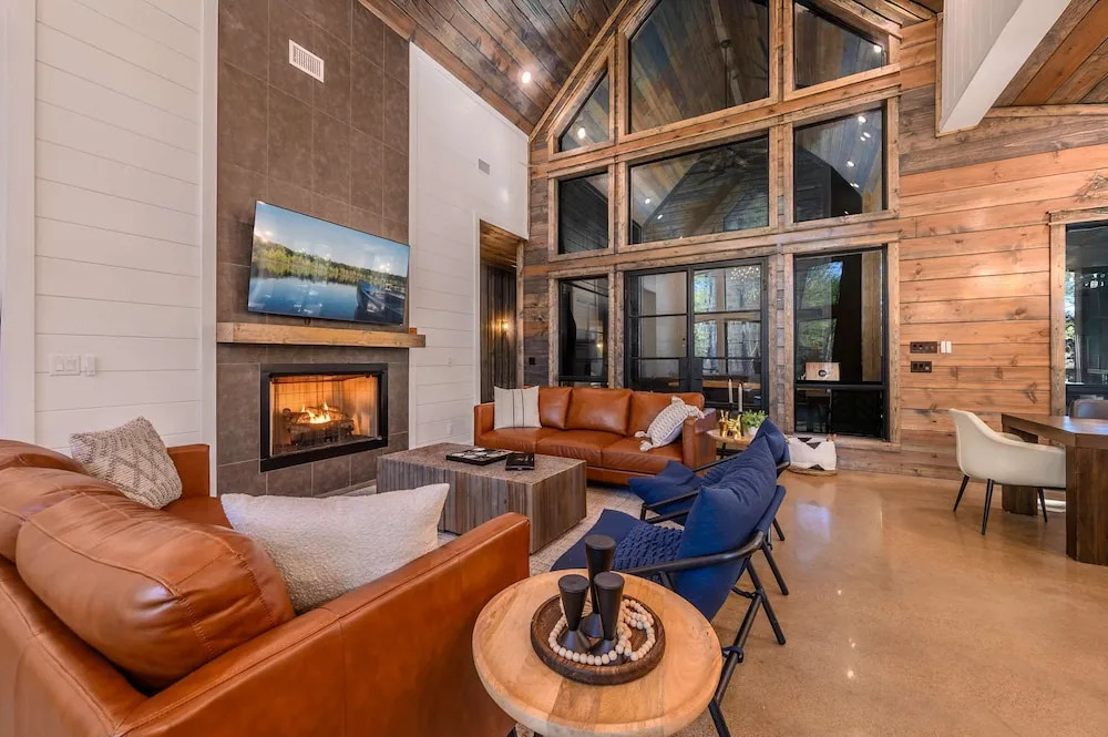 CABIN - Near BLACK MOUNTAIn