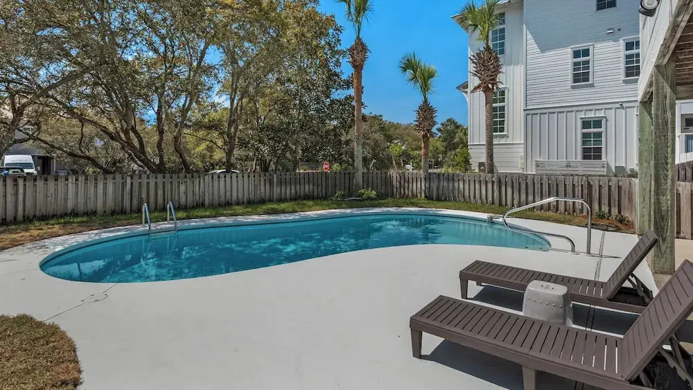 Private Pool in Grayton Beach; 3 Minutes to Beach & Sleeps 14