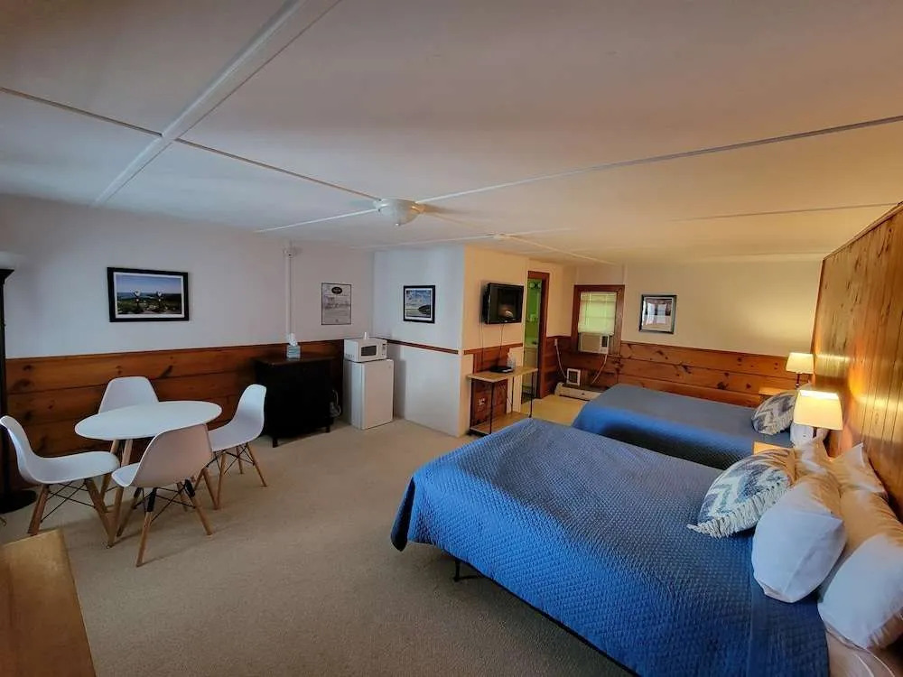 Yardarm Motel