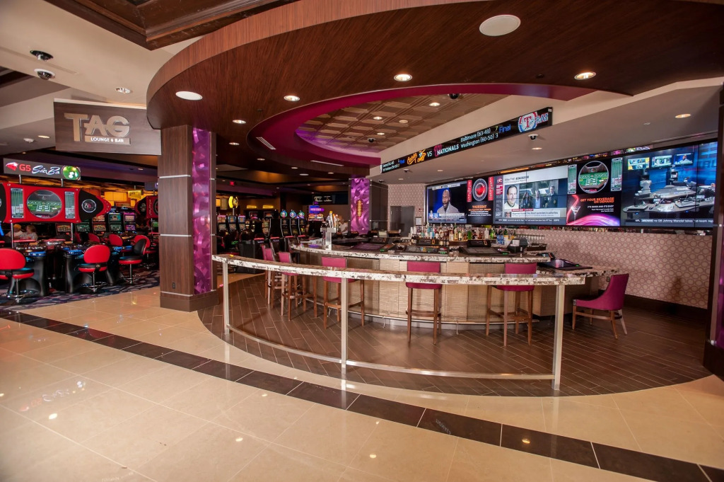 Harrah's Council Bluffs – A Caesars Rewards Destination