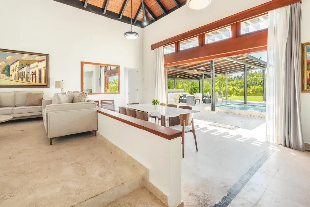 Bungallow with 3BR pool and bbq in Green Village