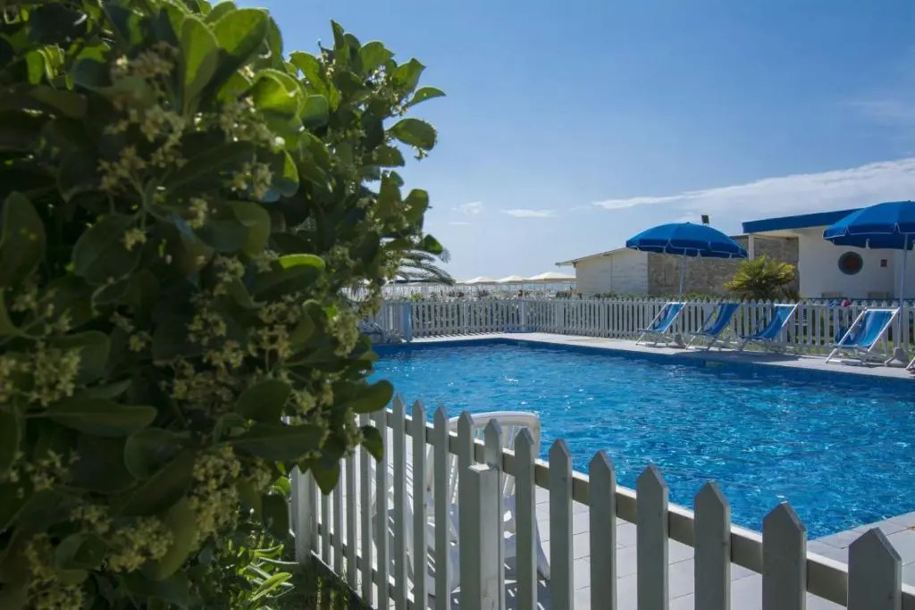 ALTIDO Charming House for 5 with Private Parking and Shared Pool