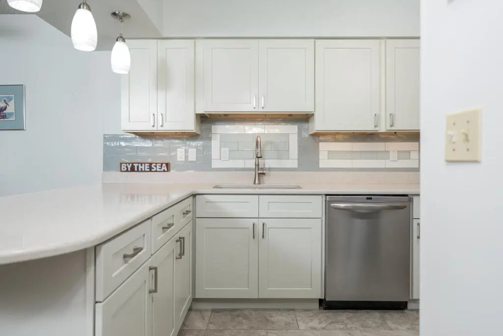Hibiscus 103-B, 2 Bedrooms, Sleeps 6, Ocean Front, Ground Floor, 3 Pools