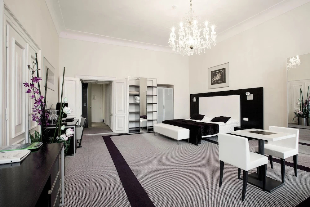Old Town Square Residence by Emblem