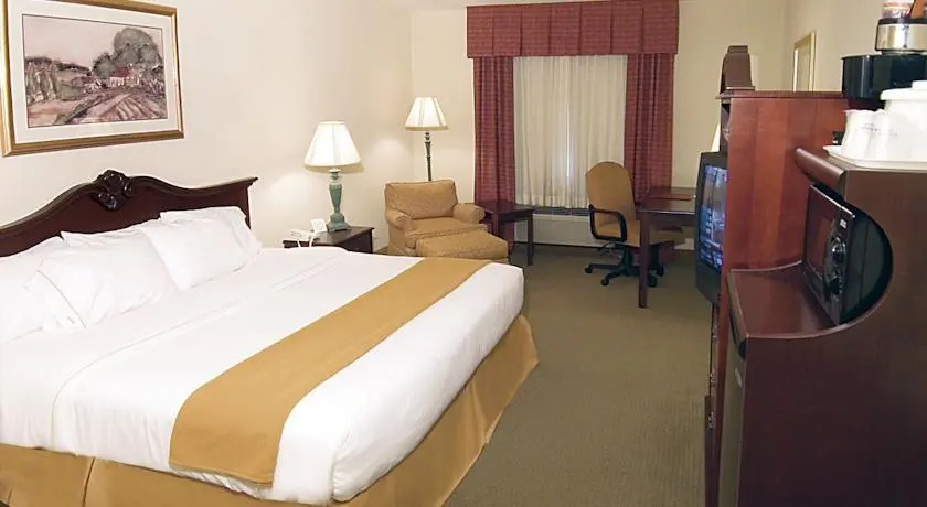 Holiday Inn Express FULTON