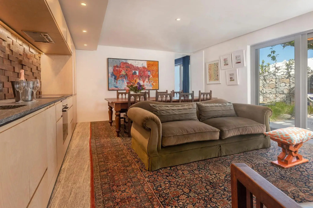 17 Marine Hermanus, Apartment 103 with private Hot Tub