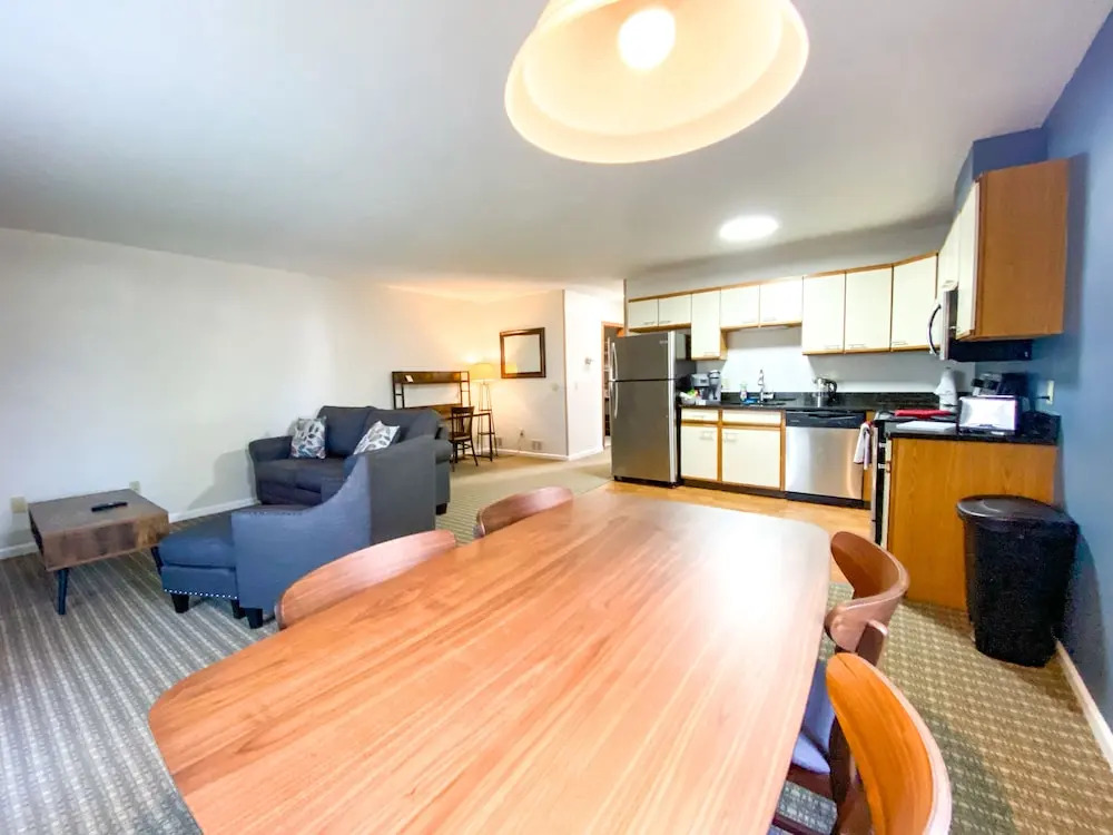 The Central Downtown Inn Suites