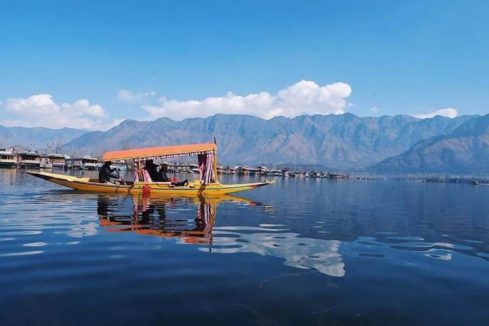 Golden Crest Houseboats