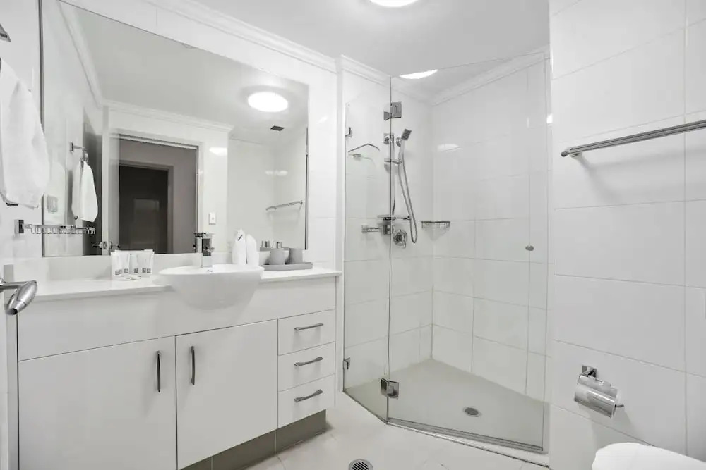 Stylish and Spacious Apt with Double Living Room