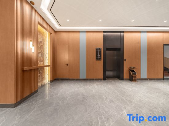 Yizhi Hotel (Huayang Metro Station Exhibition Center Store)