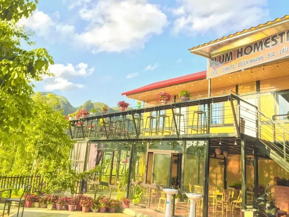 Plum Hillside Lodge