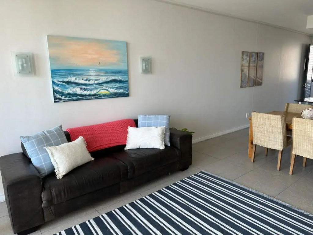 Durban Beach Front SPECTACULAR OCEAN VIEWS - 3 BED