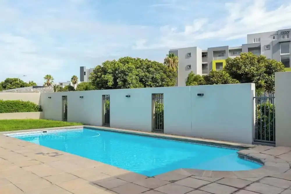 Modern 2 Bed Century City Apartment, Pool + Braai