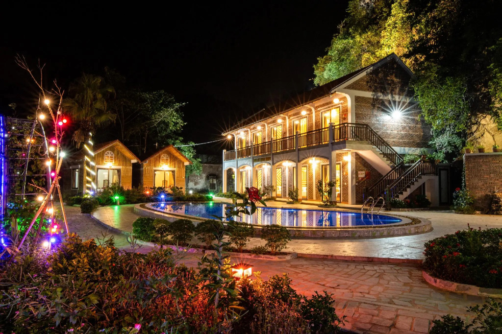 HoangLong Riverside Homestay