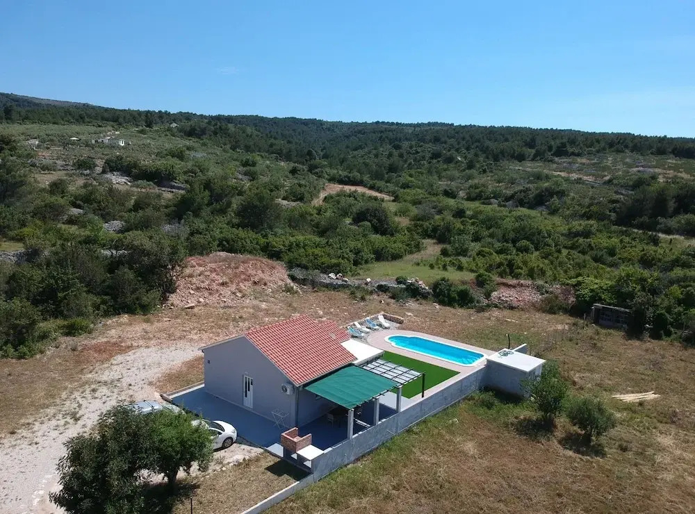 Nane Garden House With Heated Pool