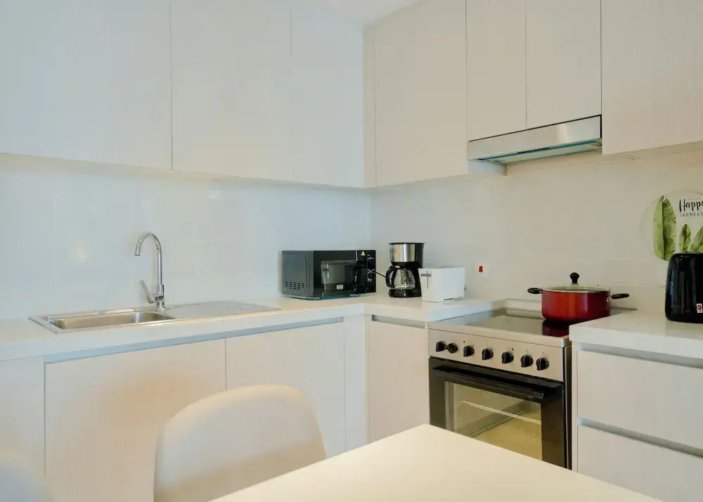 Maison Privee - Modern Yas Island Escape w/ Peaceful Canal Views