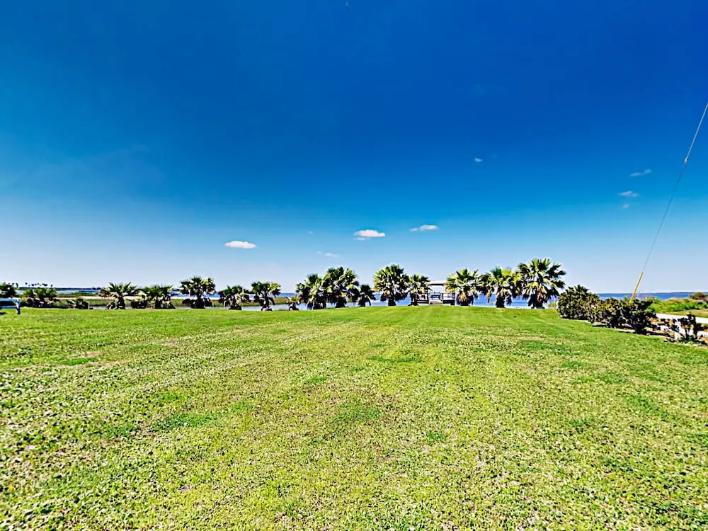Waterfront Paradise on Rollover Bay - 3 Br Home