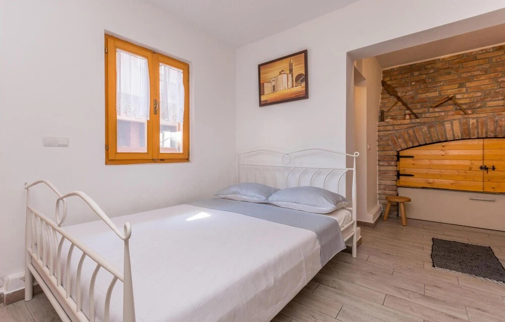 1 Bedroom Pet Friendly Home In Bibinje