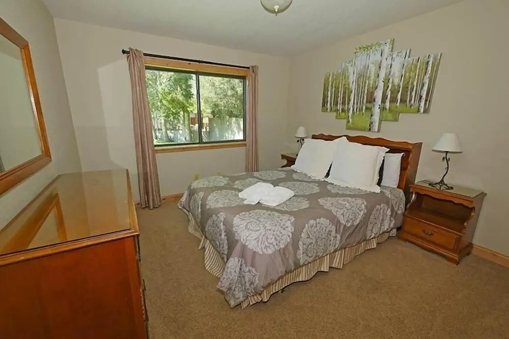 596 Danube Drive 3 Bedroom Home by RedAwning