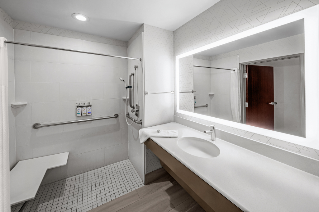 Holiday Inn Express & Suites San Antonio Frost Bank Center by IHG