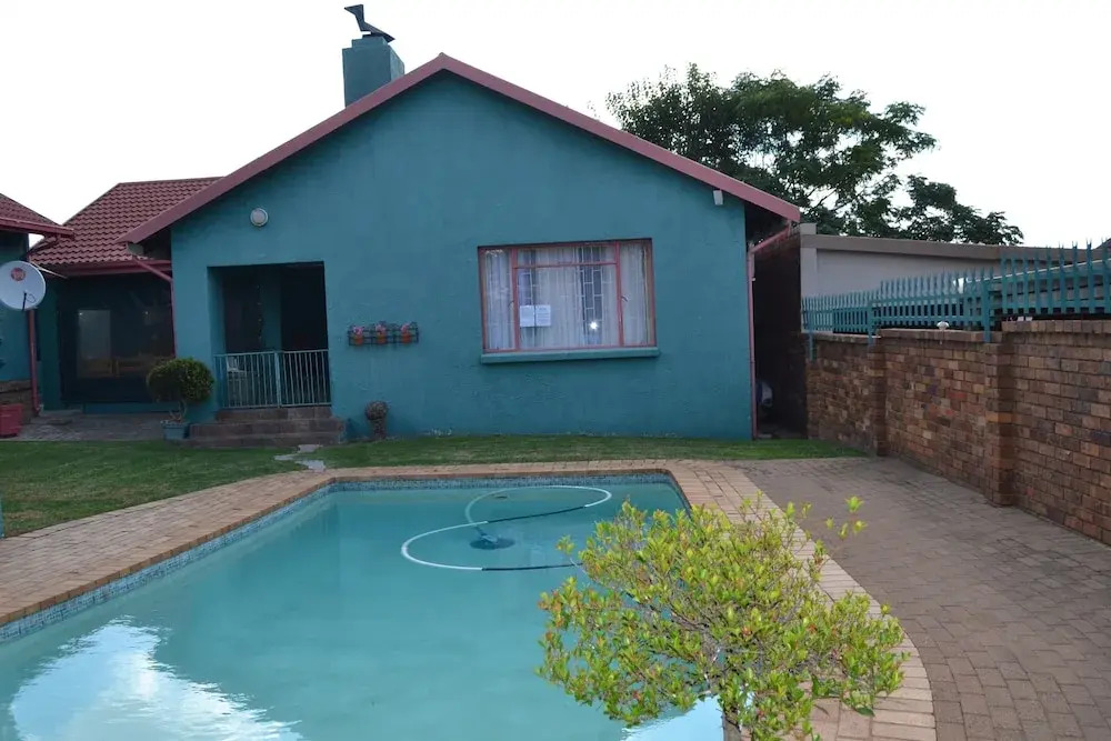 Africa Emerald at 47 Petronella